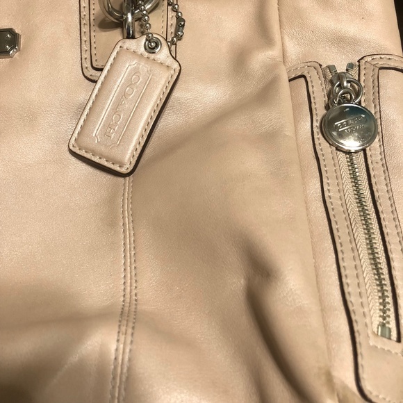 Authentic Coach Cream Leather bag - Picture 8 of 13